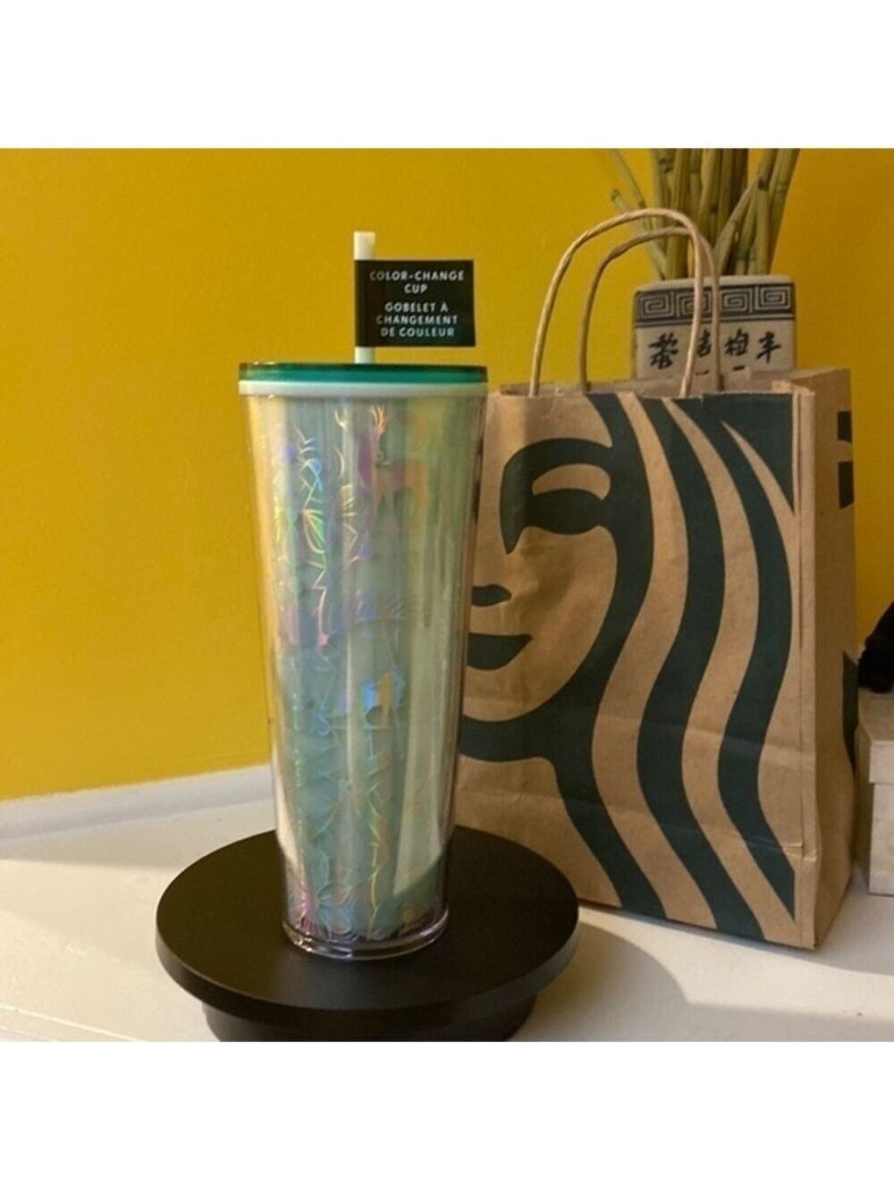 Holiday 2022 Limited Edition Starbucks color changing venti tumbler cold cup - Picture 4 of 10